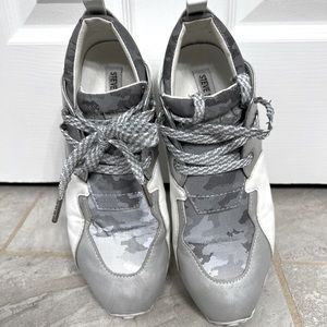 Steven Madden tennis shoe